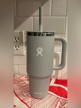 Hydro flask large 40 ounce All Around  Tumblr with silicone straw